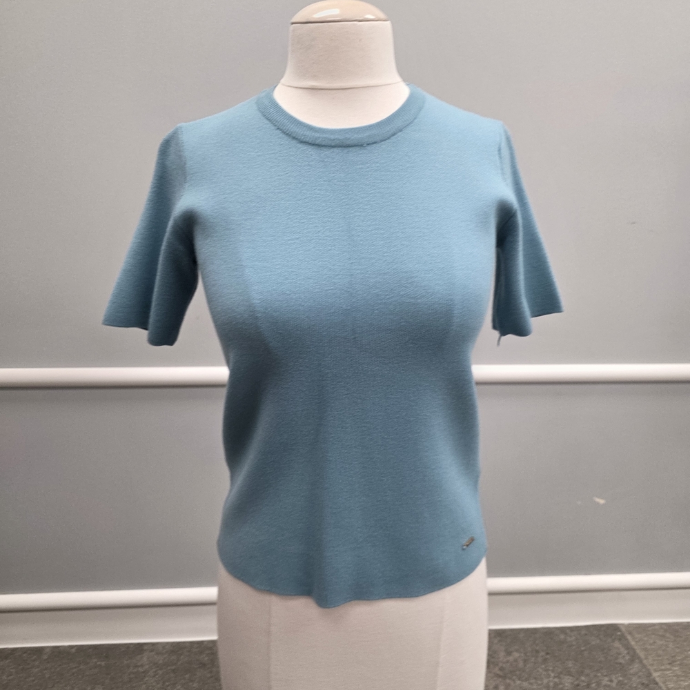 Tahari Light Blue Crew Neck Short Sleeve Sweater